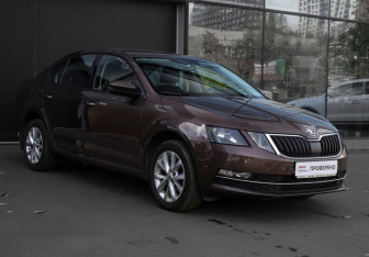 Подержанный автомобиль Skoda Octavia Liftback 2018 года (3 фото)