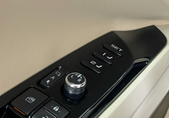 Подержанный автомобиль Toyota Camry Sedan 2020 года (17 фото)