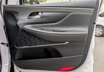 Подержанный автомобиль Hyundai Santa Fe 2019 года (24 фото)