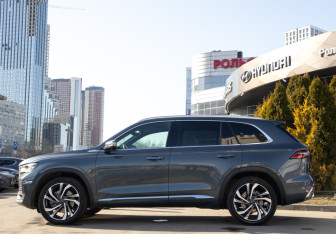 Подержанный автомобиль Geely Monjaro 2023 года (6 фото)