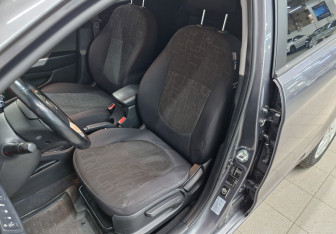 Подержанный автомобиль Kia Rio Hatchback 2012 года (20 фото)