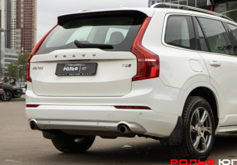 Подержанный автомобиль Volvo XC90 2019 года (18 фото)