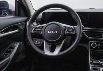 Подержанный автомобиль Kia Seltos 2024 года (15 фото)