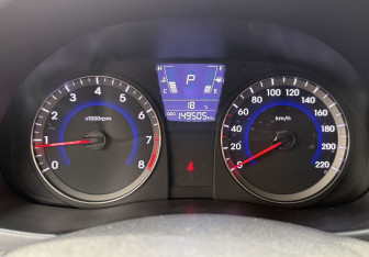 Подержанный автомобиль Hyundai Solaris Sedan 2013 года (19 фото)