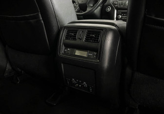 Подержанный автомобиль Nissan Pathfinder 2014 года (22 фото)