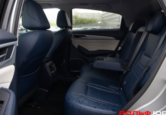 Подержанный автомобиль Haval F7x 2023 года (8 фото)
