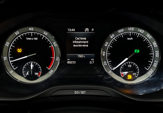 Подержанный автомобиль Skoda Karoq 2021 года (13 фото)