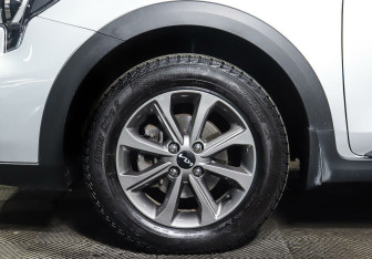 Подержанный автомобиль Kia Rio Hatchback 2021 года (9 фото)