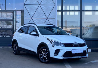Подержанный автомобиль Kia Rio Hatchback 2021 года (3 фото)