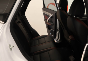 Подержанный автомобиль Geely Coolray 2024 года (21 фото)