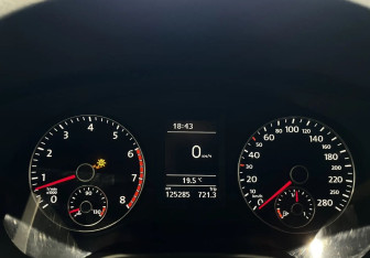 Подержанный автомобиль Volkswagen Jetta Sedan 2012 года (15 фото)