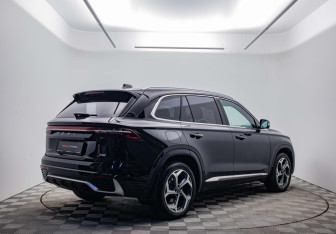 Подержанный автомобиль Geely Monjaro 2024 года (5 фото)