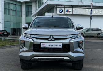 Подержанный автомобиль Mitsubishi L200 2022 года (2 фото)