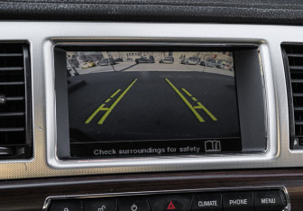 Подержанный автомобиль Jaguar XF Sedan 2014 года (21 фото)