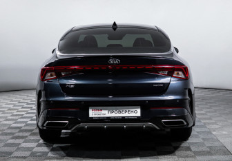 Подержанный автомобиль Kia K5 2021 года (6 фото)