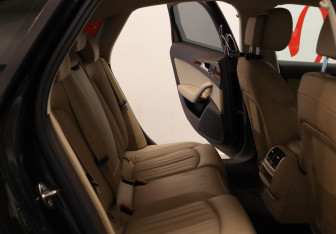 Подержанный автомобиль Audi A6 Sedan 2012 года (18 фото)