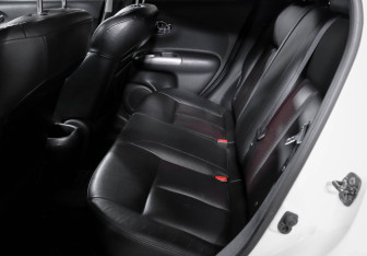 Подержанный автомобиль Nissan Juke 2012 года (10 фото)