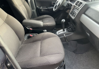 Подержанный автомобиль Mitsubishi Pajero Pinin 2004 года (9 фото)