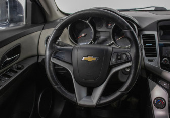 Подержанный автомобиль Chevrolet Cruze Sedan 2012 года (15 фото)