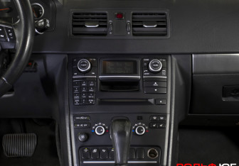 Подержанный автомобиль Volvo XC90 2011 года (16 фото)