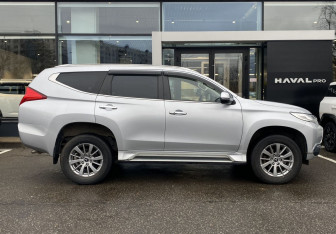 Подержанный автомобиль Mitsubishi Pajero Sport 2018 года (4 фото)