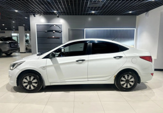 Подержанный автомобиль Hyundai Solaris Sedan 2014 года (6 фото)