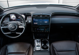 Подержанный автомобиль Hyundai Tucson 2022 года (11 фото)