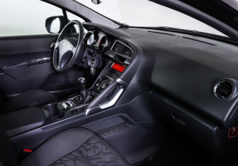 Подержанный автомобиль Peugeot 3008 2012 года (11 фото)