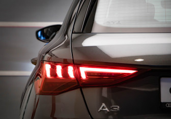Подержанный автомобиль Audi A3 Hatchback 2021 года (32 фото)