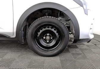 Подержанный автомобиль Kia Rio Hatchback 2021 года (18 фото)