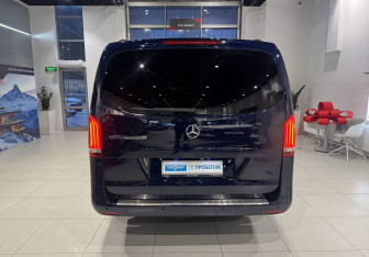 Подержанный автомобиль Mercedes-Benz Vito 2018 года (5 фото)