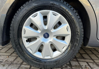 Подержанный автомобиль Ford Mondeo Sedan 2013 года (13 фото)