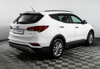 Подержанный автомобиль Hyundai Santa Fe 2015 года (5 фото)