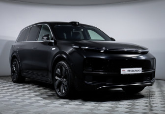 Подержанный автомобиль LiXiang L9 2024 года (3 фото)