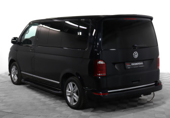 Подержанный автомобиль Volkswagen Multivan 2019 года (7 фото)