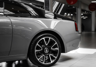 Подержанный автомобиль Rolls-Royce Wraith 2018 года (10 фото)