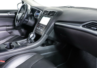 Подержанный автомобиль Ford Mondeo Sedan 2018 года (9 фото)