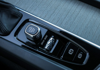 Подержанный автомобиль Volvo S60 2019 года (18 фото)
