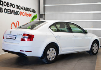 Подержанный автомобиль Skoda Octavia Liftback 2019 года (4 фото)