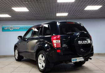 Подержанный автомобиль Suzuki Grand Vitara 2007 года (7 фото)