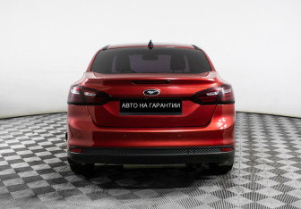 Подержанный автомобиль Ford Focus Sedan 2012 года (6 фото)
