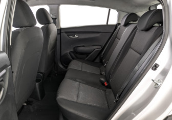 Подержанный автомобиль Kia Rio Hatchback 2021 года (16 фото)