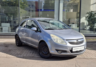 Подержанный автомобиль Opel Corsa 2007 года (3 фото)