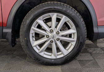 Подержанный автомобиль Nissan Qashqai 2017 года (12 фото)