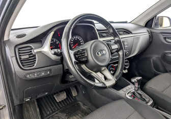 Подержанный автомобиль Kia Rio Hatchback 2021 года (16 фото)