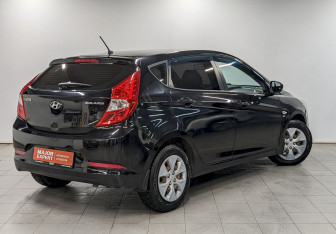 Подержанный автомобиль Hyundai Solaris Hatchback 2014 года (5 фото)