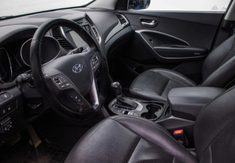 Подержанный автомобиль Hyundai Santa Fe 2013 года (9 фото)