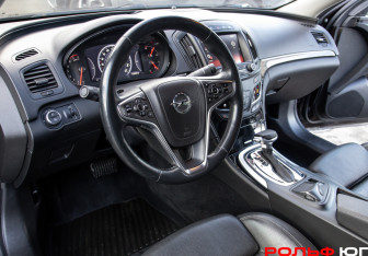 Подержанный автомобиль Opel Insignia Liftback 2014 года (14 фото)
