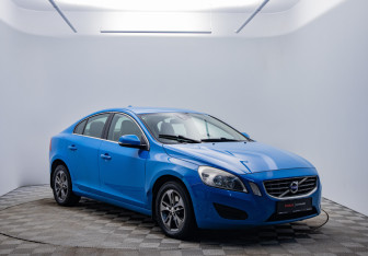 Подержанный автомобиль Volvo S60 2012 года (3 фото)