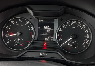 Подержанный автомобиль Skoda Octavia Liftback 2017 года (12 фото)